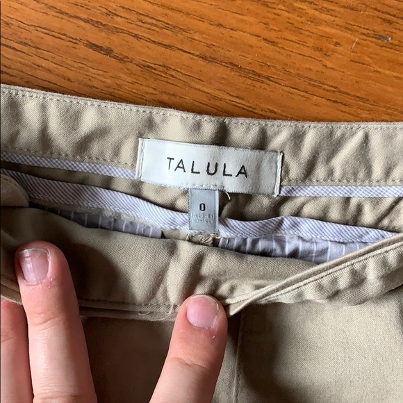 Aritzia shorts mid rise - Picture 3 of 3